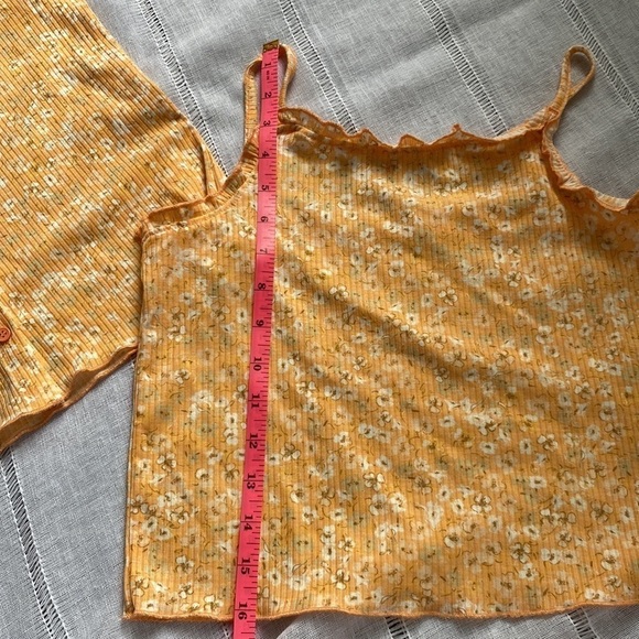NWT Love, Fire cropped cardigan and tank set in orange sherbet with ditsy print. - Picture 15 of 17